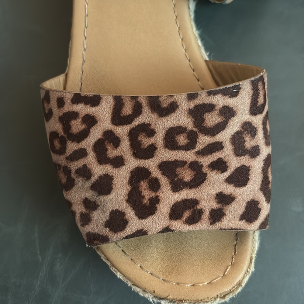 ❤️3 for $15! ❤️ SODA animal print sandals. Oat Cheetah! Size 2, ❤️3 for $15!❤️ - Picture 11 of 13